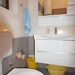 Comfortable Close To The Апартаменти *