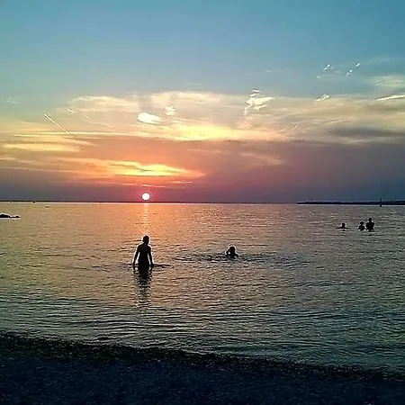 Comfortable Close To The Apartament Zadar