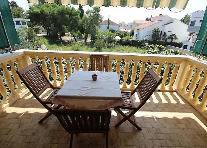 Comfortable Close To The Zara